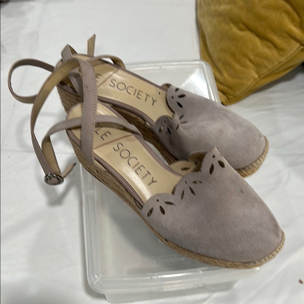 Sole Society Women's Cream Espadrille Sandals